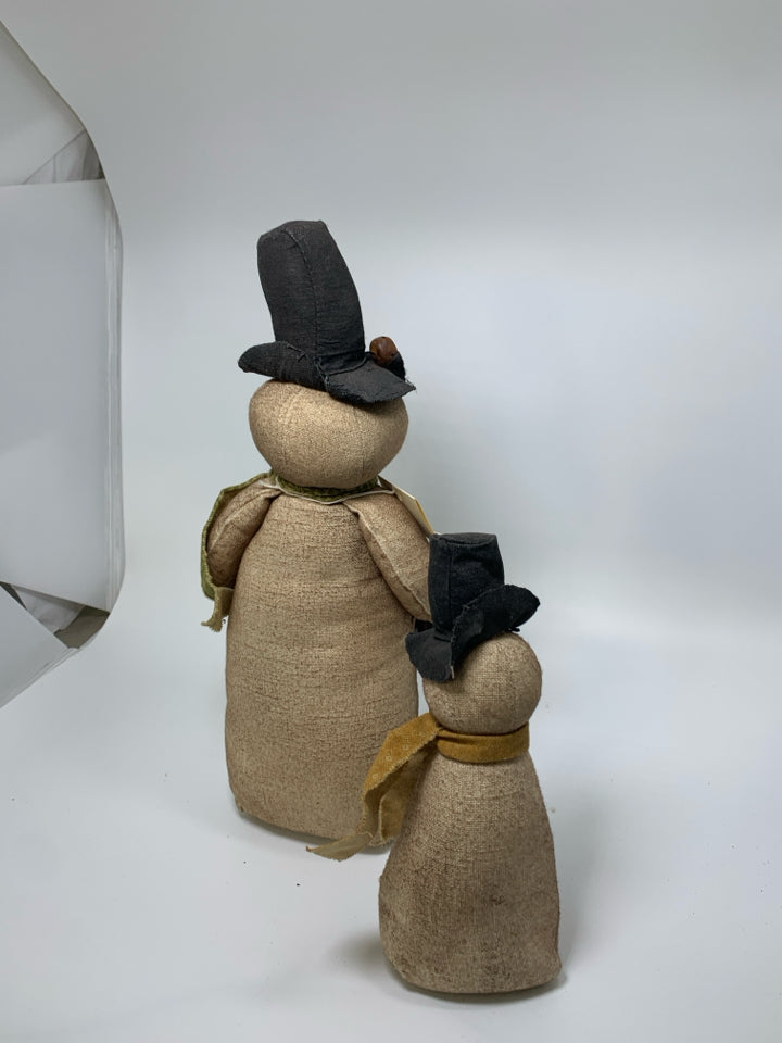2 PRIMITIVE STYLE SNOWMEN W/ SAFTY PIN BUTTONS.
