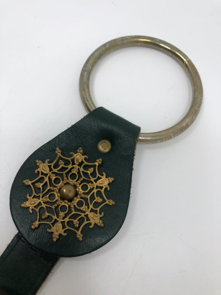SLEIGH BELLS W/FAUX LEATHER DOOR HANGING DECOR.