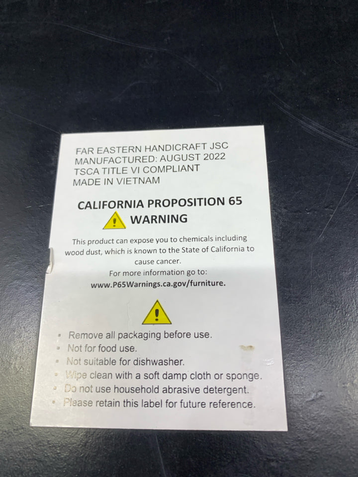 CREAM MOSAIC TRAY W/SCALLOPED CORNERS & HANDLES.