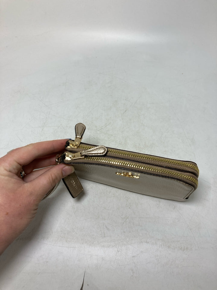 Coach Double Corner Zip Wristlet