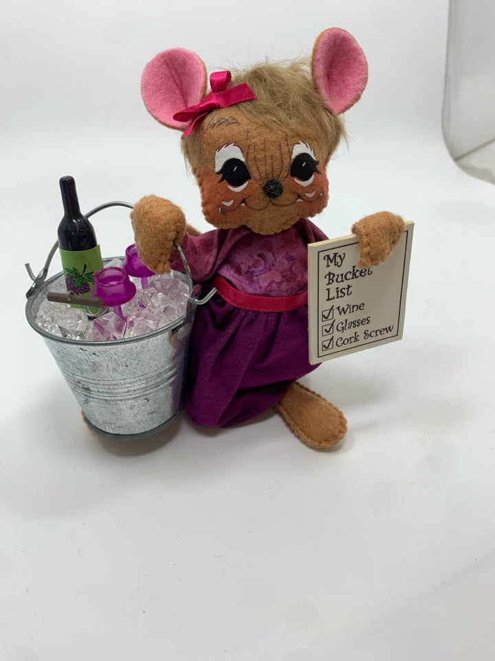 WINE LIST ANNALEE FIGURE.