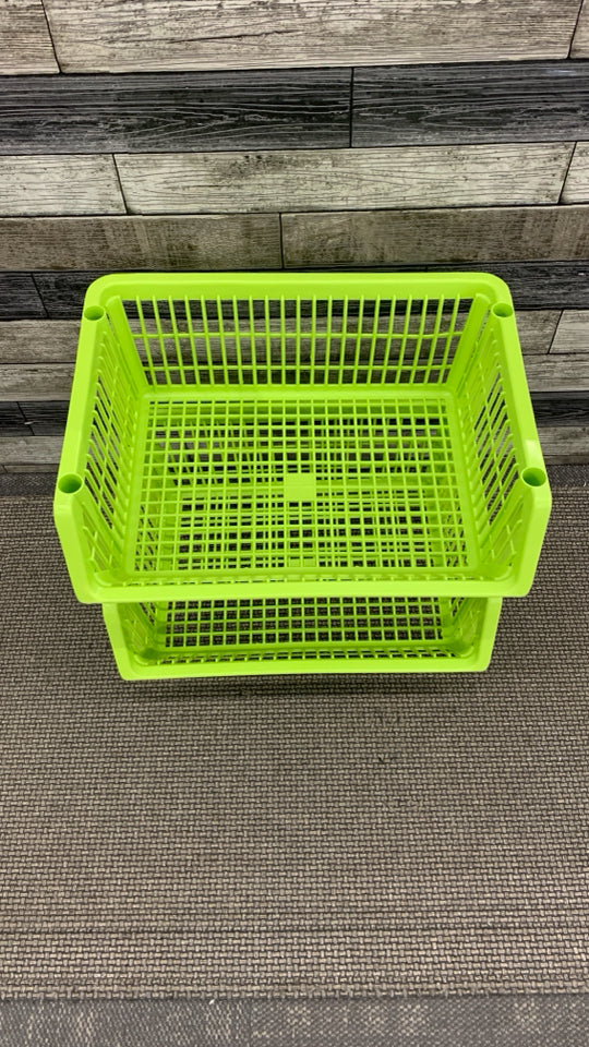 GREEN 2 TIER STORAGE BASKET.