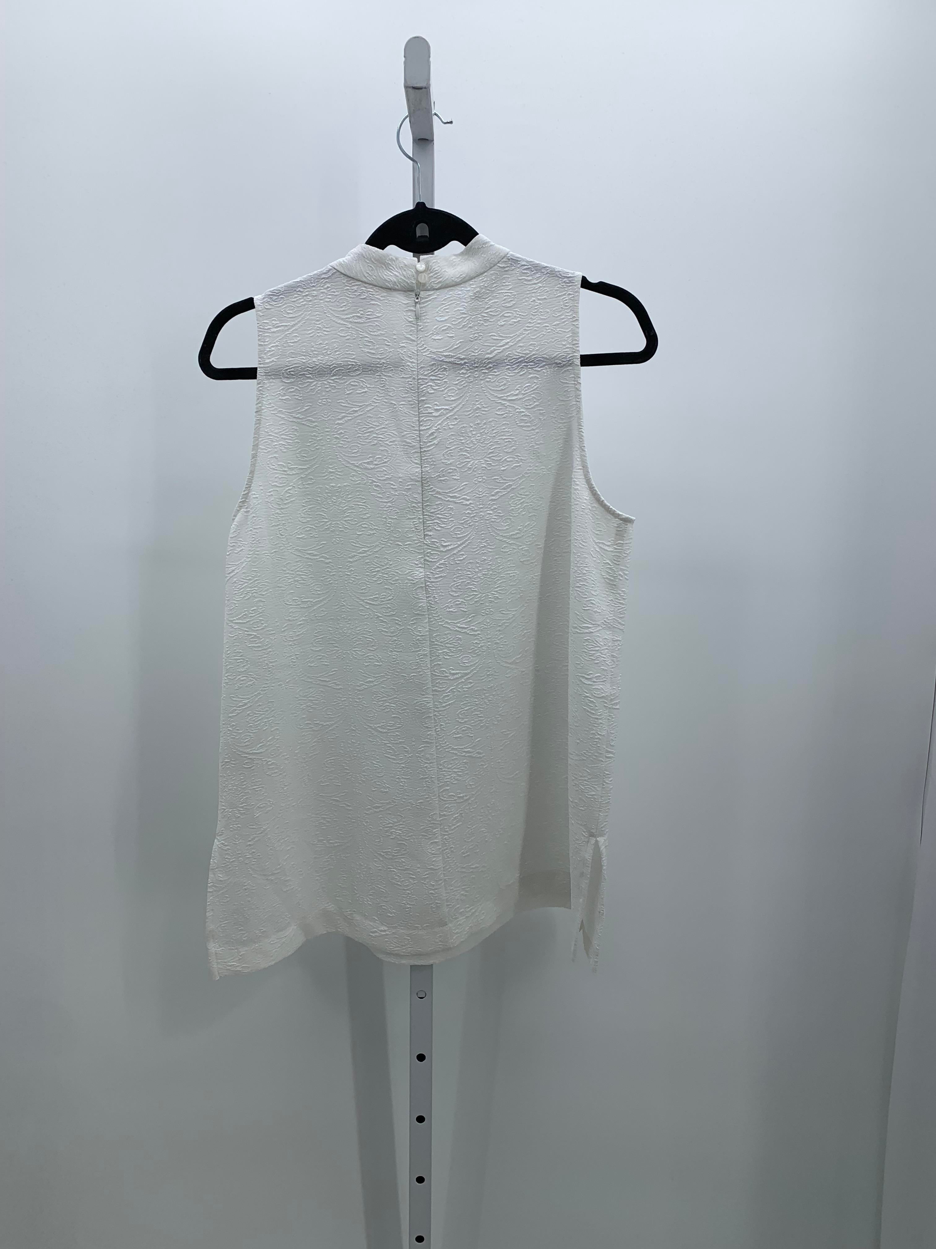 Lila Rose Size Large Juniors Sleeveless Shirt