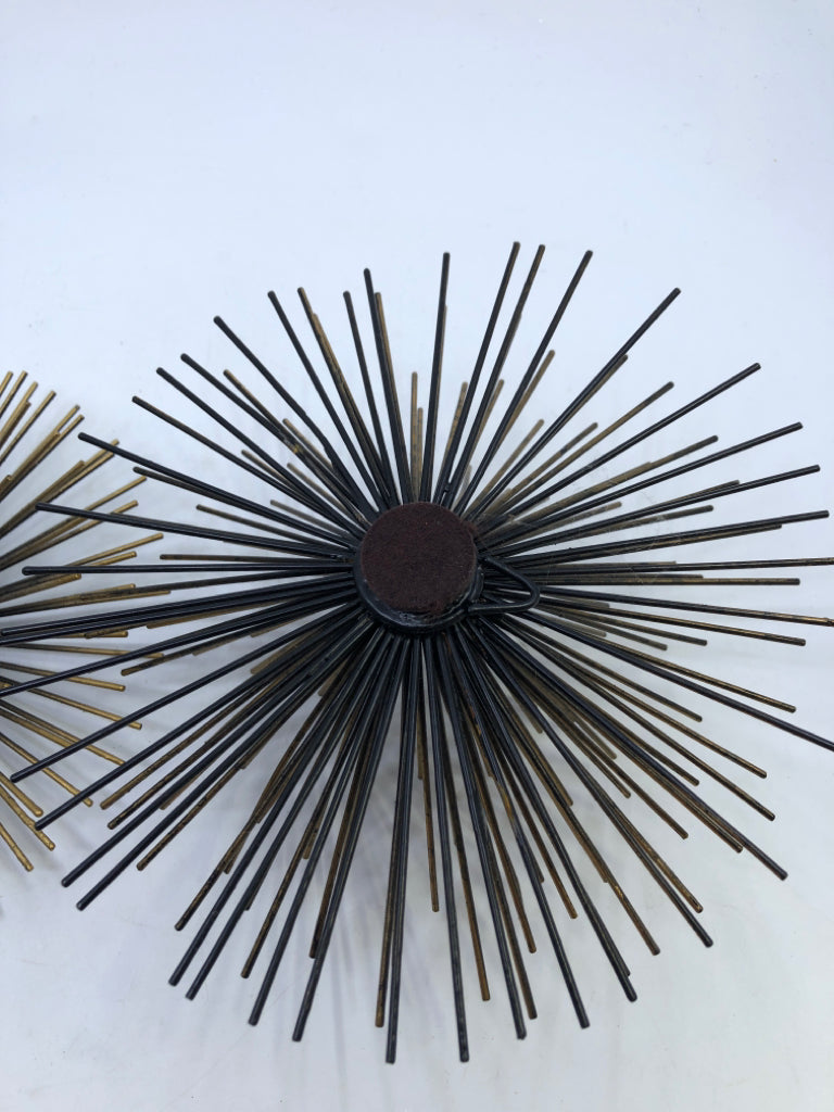 2 LARGE GOLD STAR BURST.