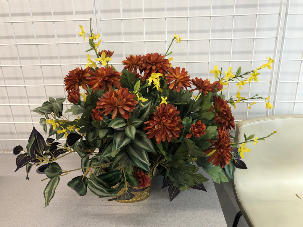 YELLOW & RED FLORAL IN GOLD POT.