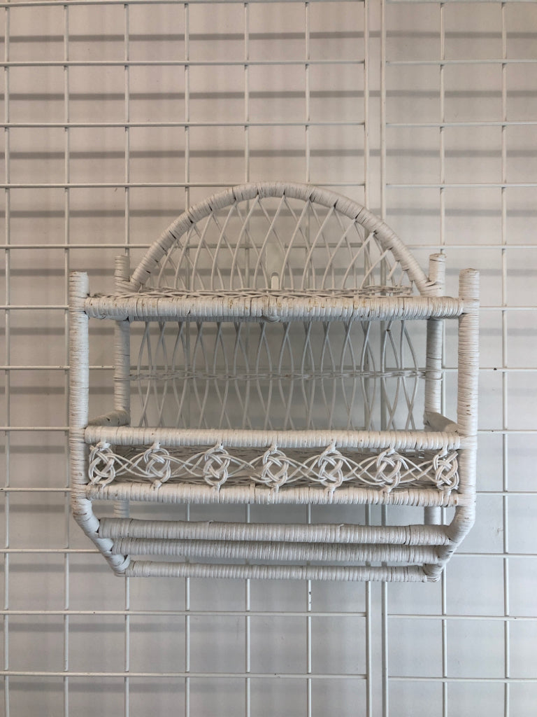 WICKER 2 TIER STORAGE SHELF W/TOWEL HOLDER.