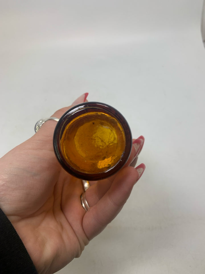 SMALL GLASS VASE.