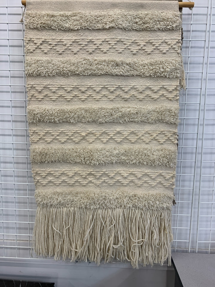 LARGE WOVEN HANGING TAPESTRY W/TASSLES.
