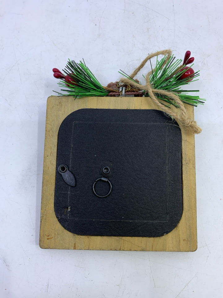 WOOD/METAL "THE JOY OF CHRISTMAS" PICTURE ORNAMENT.