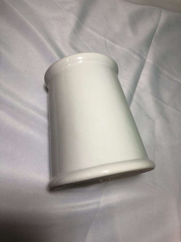 WHITE UTENSIL HOLDER.