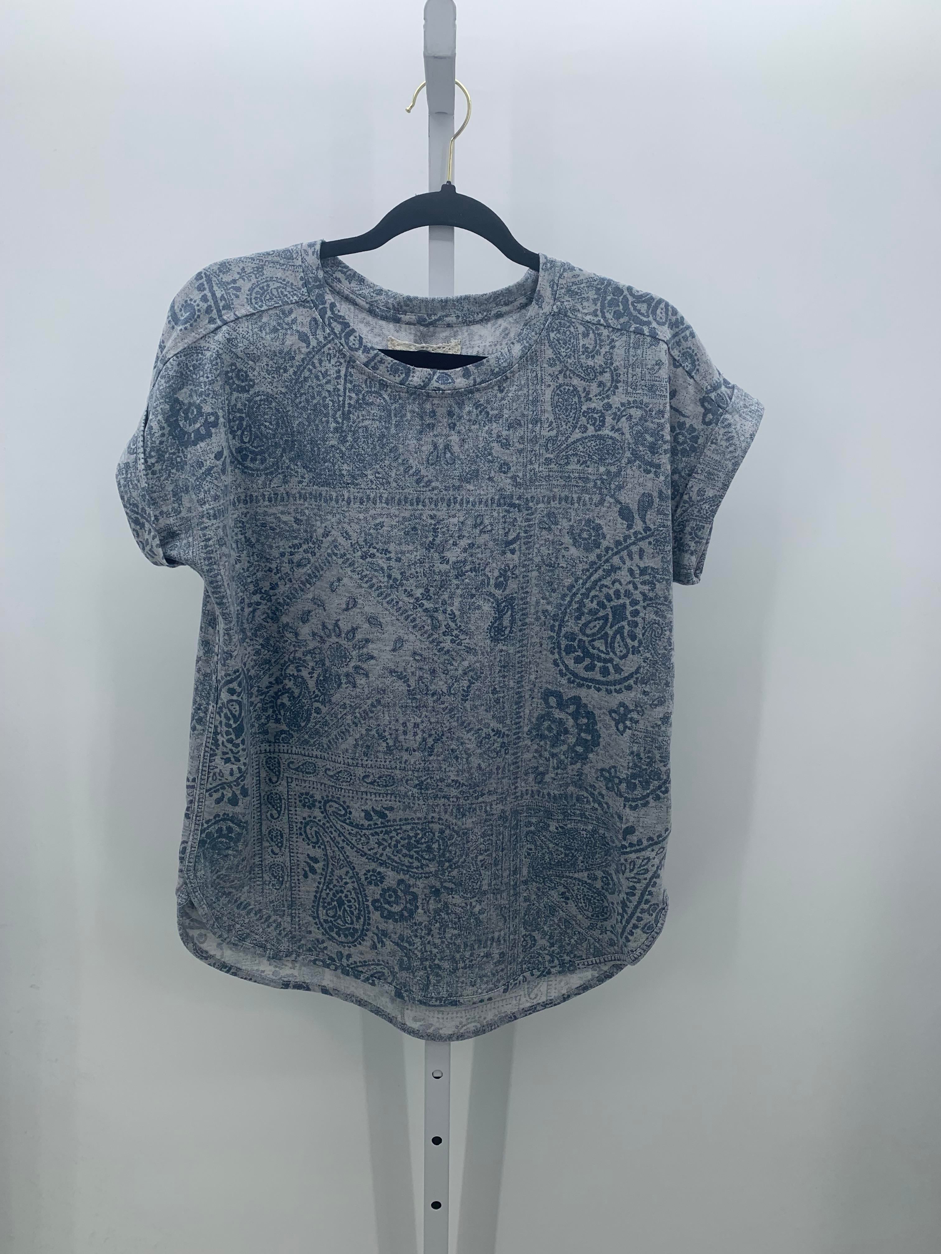 Cupio Size Medium Misses Short Sleeve Shirt