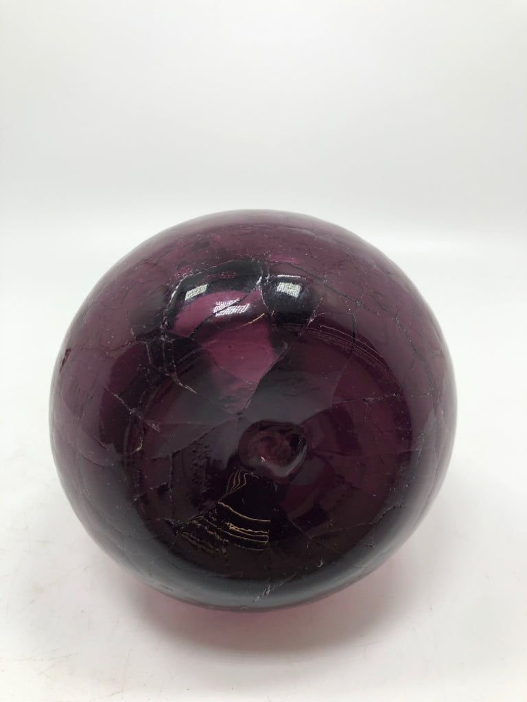 SM PURPLE CRACKLE VASE W/BLOWN GLASS SWIRLS.