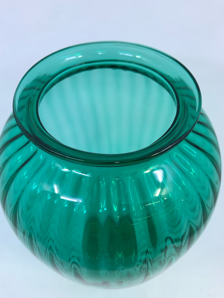 RIBBED GREEN GLASS LARGE VASE.