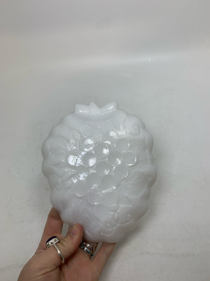VTG TEXTURED RASPBERRY SHAPED CATCH ALL MILK GLASS DISH.