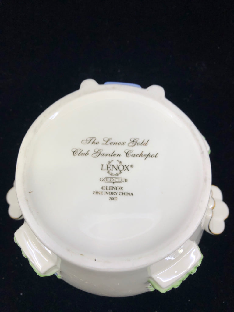 2002 LENOX GOLD CLUB GARDEN CACHE POT.