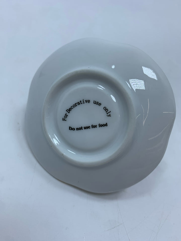 PORCELAIN DECOR TEACUP W/ROSE GOLD RIM.
