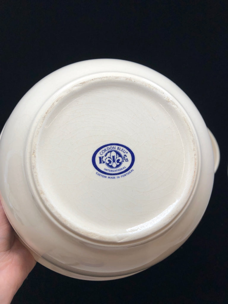 2 CORDON BLEU STRIPE NESTING MIXING BOWLS.