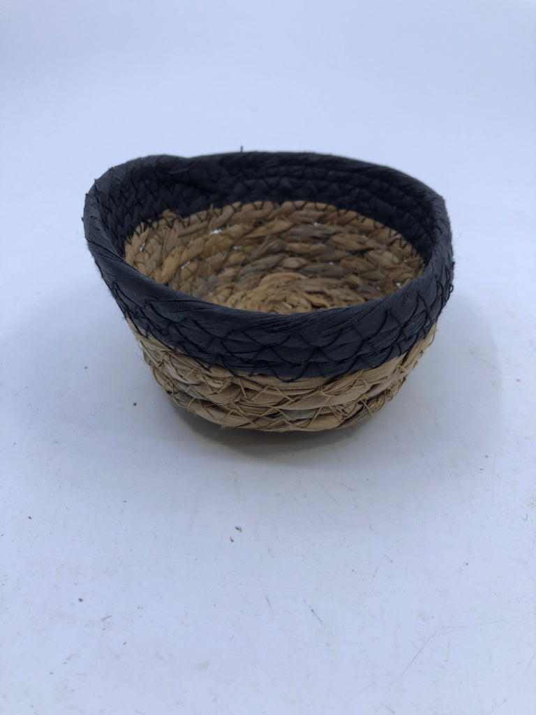 BLACK RIM MINI BASKET