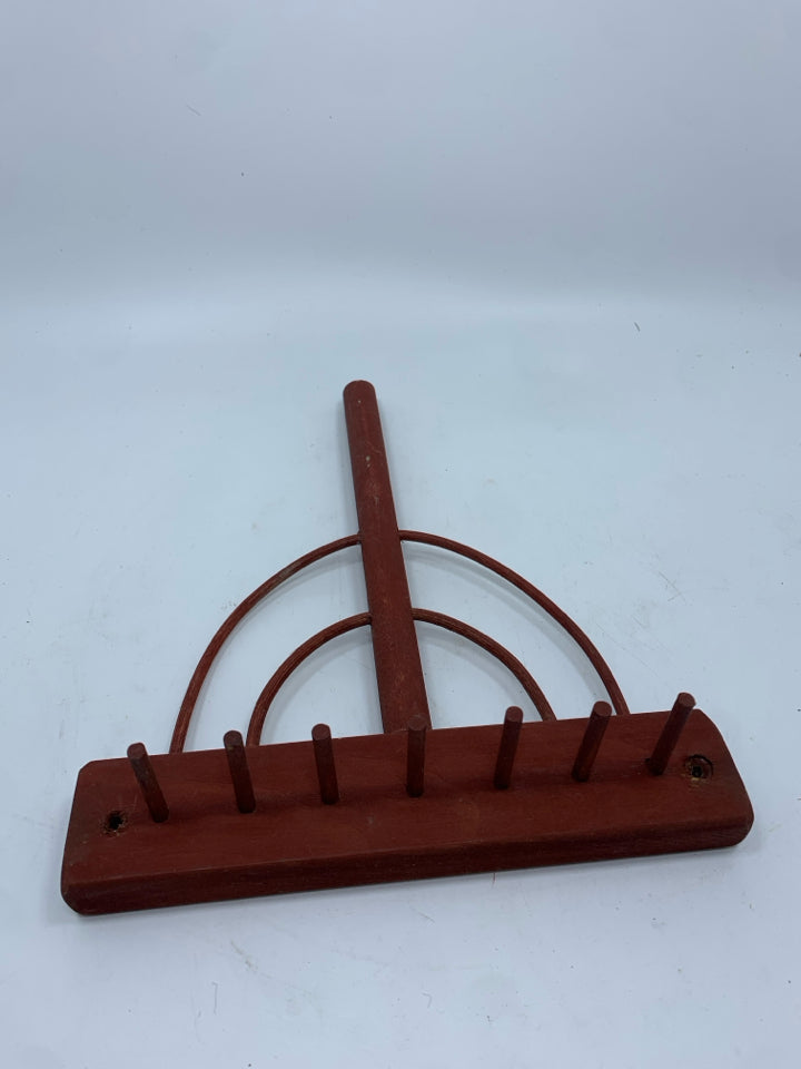 SM PRIMITIVE WOODEN HAY RAKE.