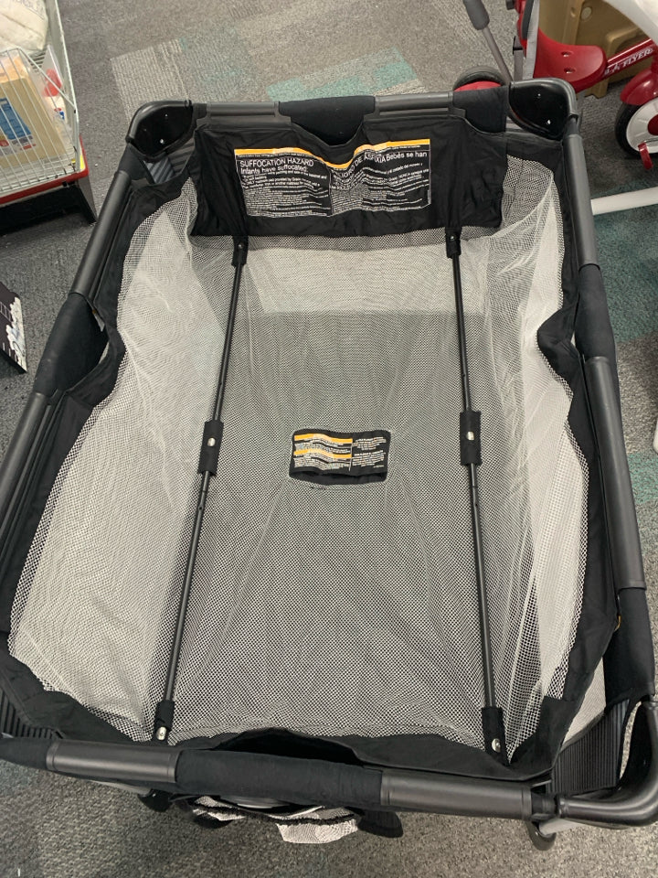 Graco Pack & Play On The Go Playard Kaden