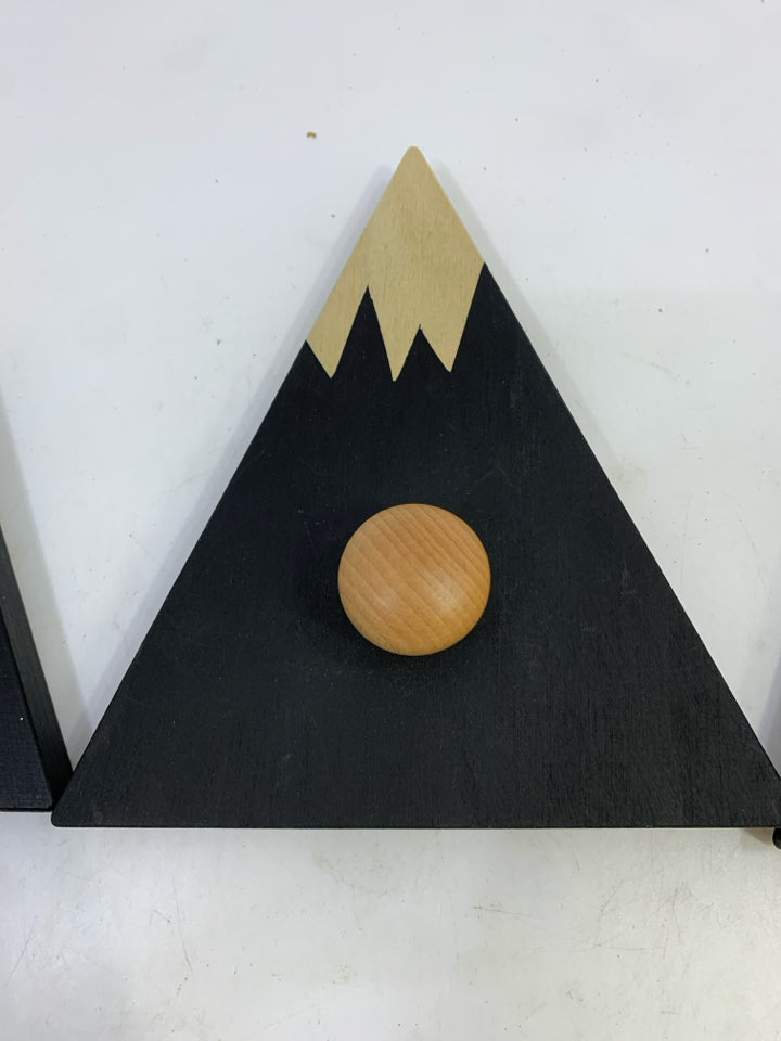 3 WOOD MOUNTAIN WALL HOOK.