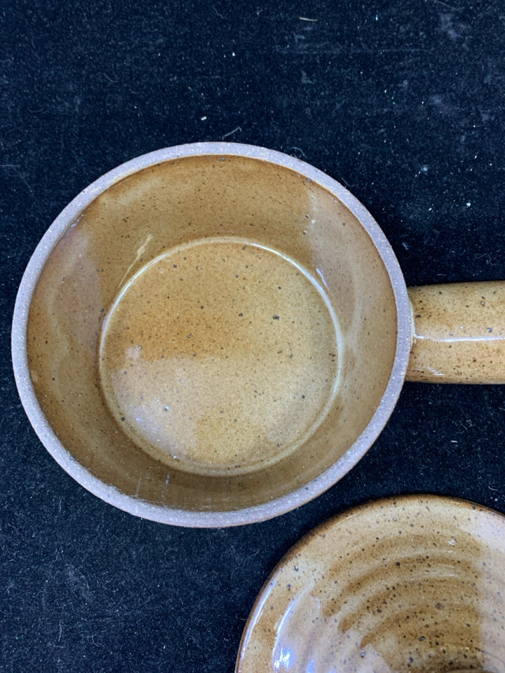 NIB STONE WAVE- BAKER/ COVERED BOWL