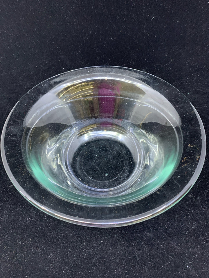 GLASS BOWL W METAL STAND.
