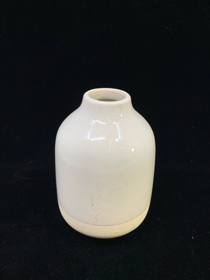 CREAM POTTERY VASE W/NARROW NECK.