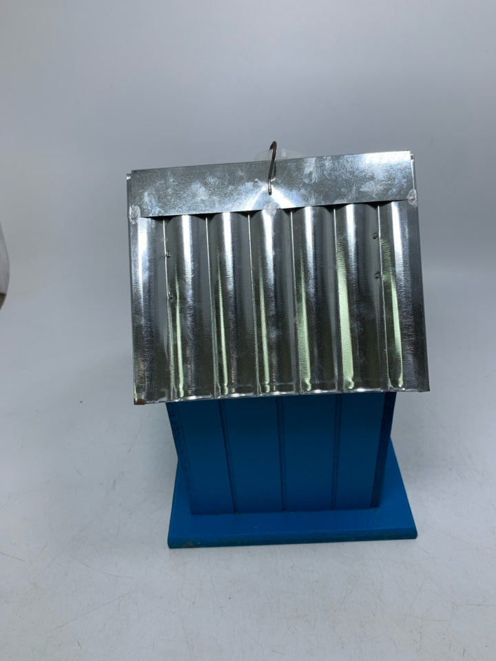 METAL ROOF WOOD BIRD HOUSE.