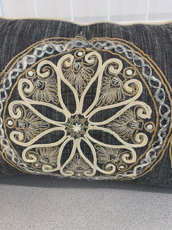GRAY MANDALA PILLOW.