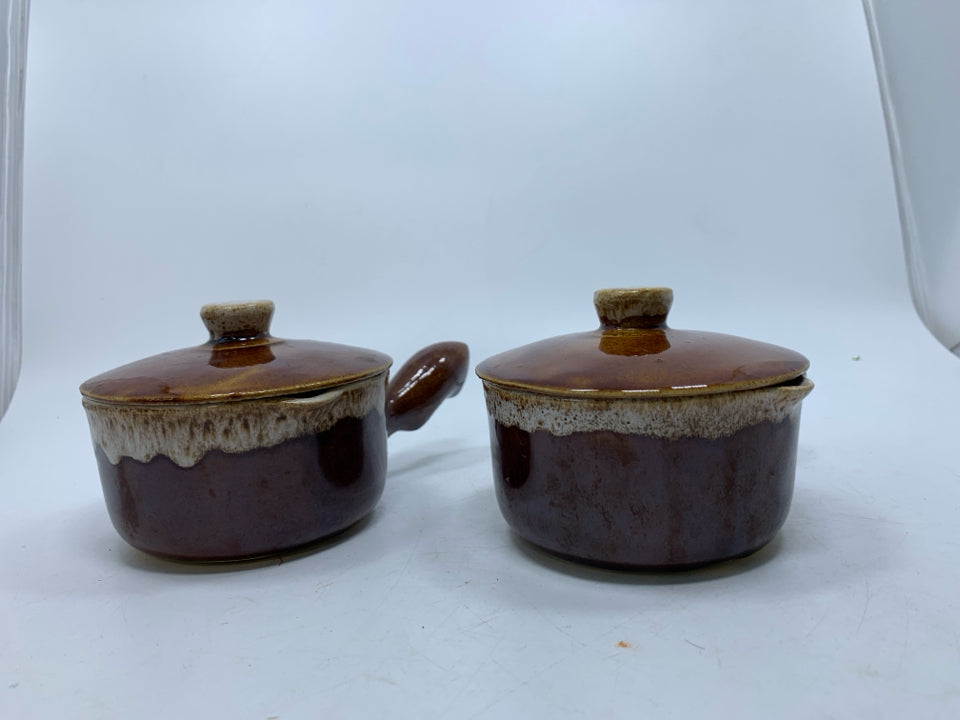 2 LIGHT BROWN DRIP SINGLE FRENCH ONION SOUP CROCKS HANDLES/LIDS.