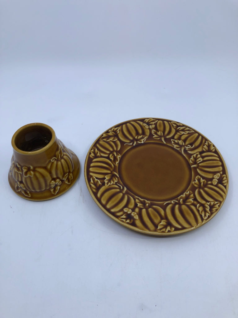 2 PC ORANGE CANDLE PLATE/SHADE W/ EMBOSSED PUMPKINS YANKEE CANDLE.