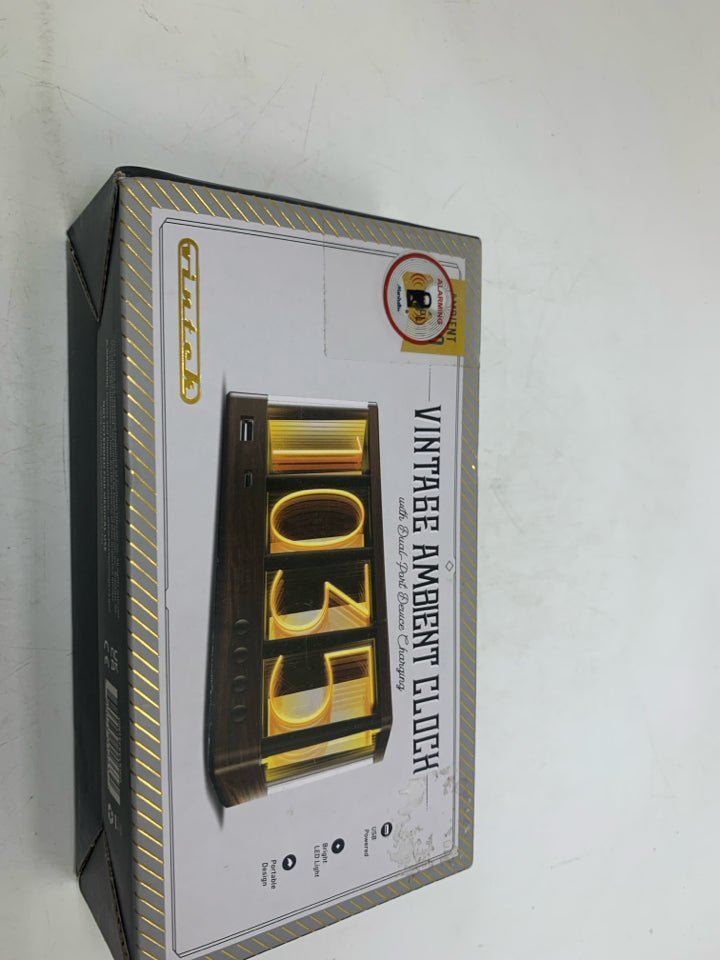 VINTEK IN BOX VINTAGE AMBIENT CLOCK.