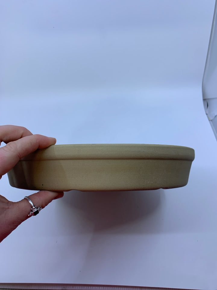 FAMILY HERITAGE STONEWARE BAKER.