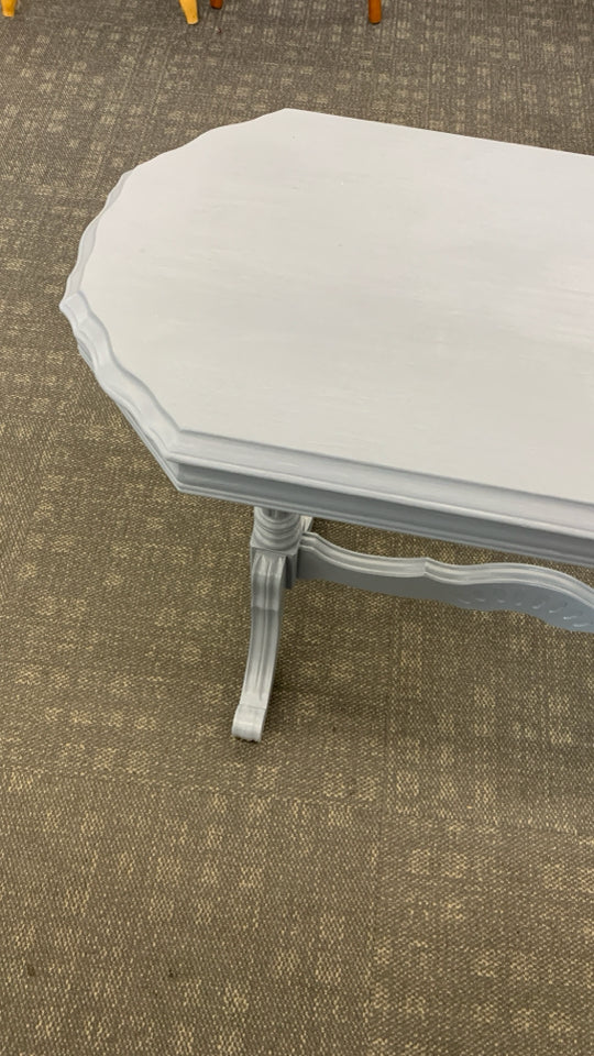 LT BLUE PAINTED SIDE TABLE W/BEVELED EDGES AND SPINDLE LEGS.