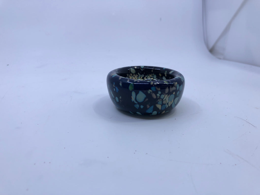 SMALL TWO TONED BLUE BLOWN GLASS BOWL.