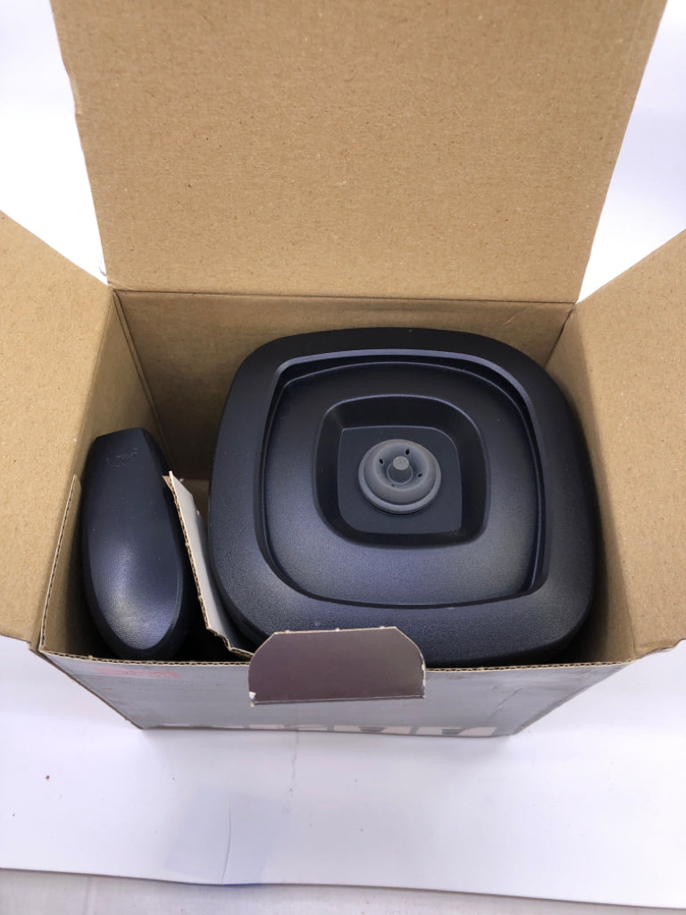 NIB VACUUM COFFEE SAVER CONTAINER
