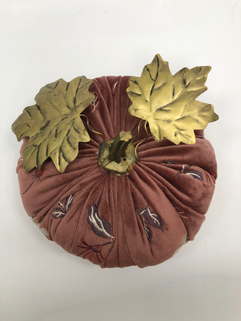 MAUVE FLORAL PUMPKIN W/GOLD LEAVES.