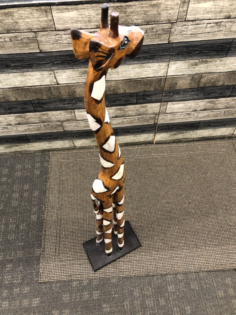TALL WOOD GIRAFFE.