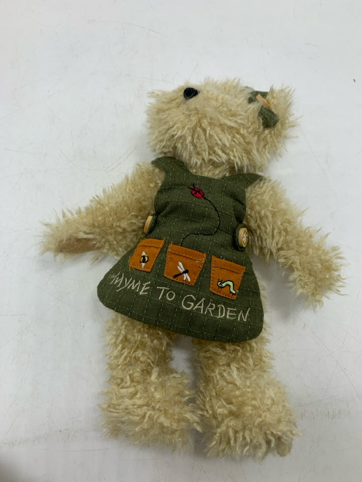 SHAGGY BLONDE BOYDS BEAR W/ GARDEN APRON.
