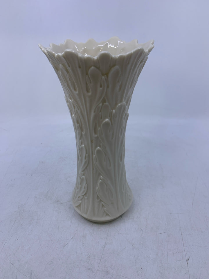 TEXTURED WOODLANDS LENOX VASE.