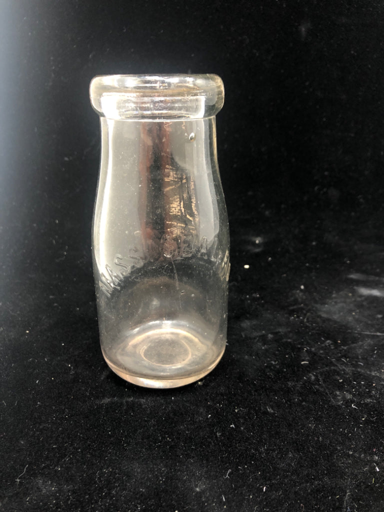 VTG MASS SEAL F D GLASS JAR.