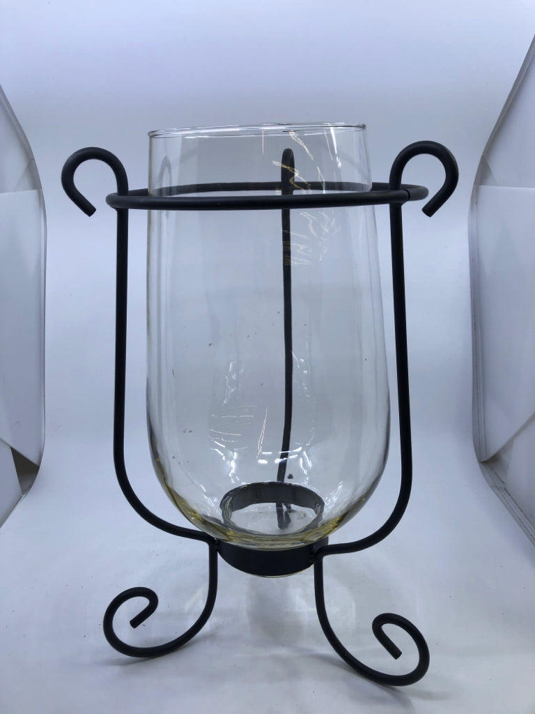 METAL AMBER COATED GLASS CANDLE HURRICANE IN STAND.
