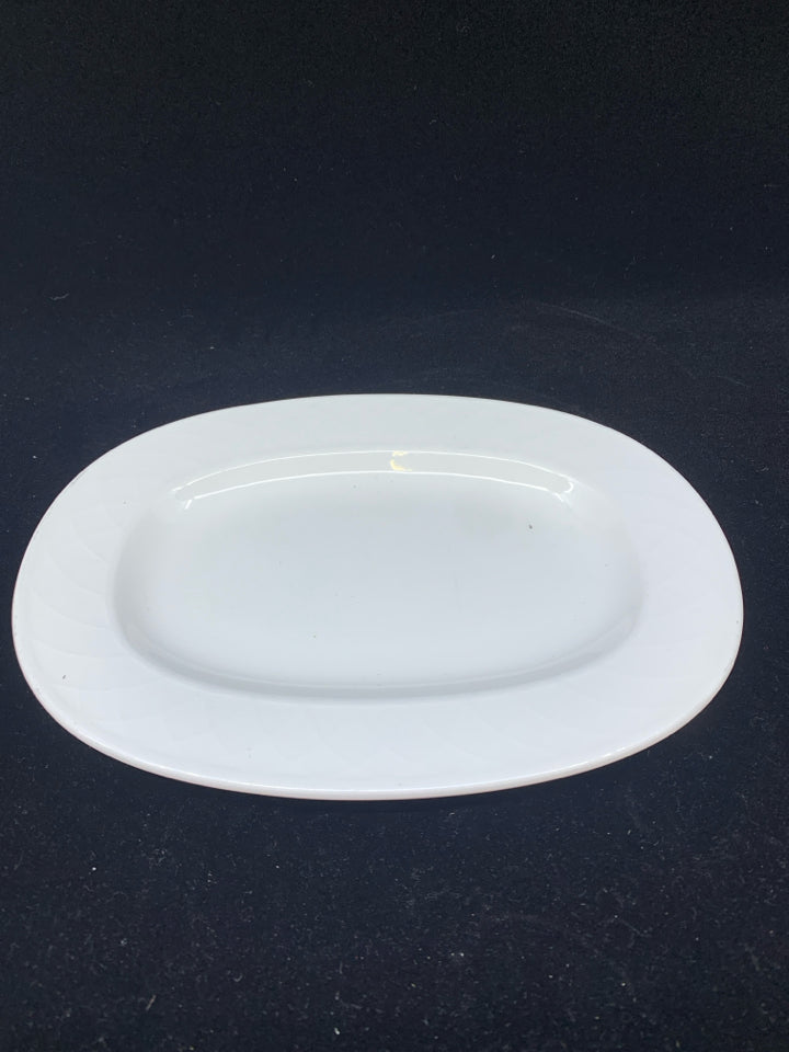 SMALL OVAL SERVING DISH.