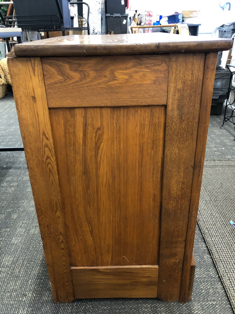 OAK WOOD SMALL CABINET- 3 DRAWER 1 CABINET.