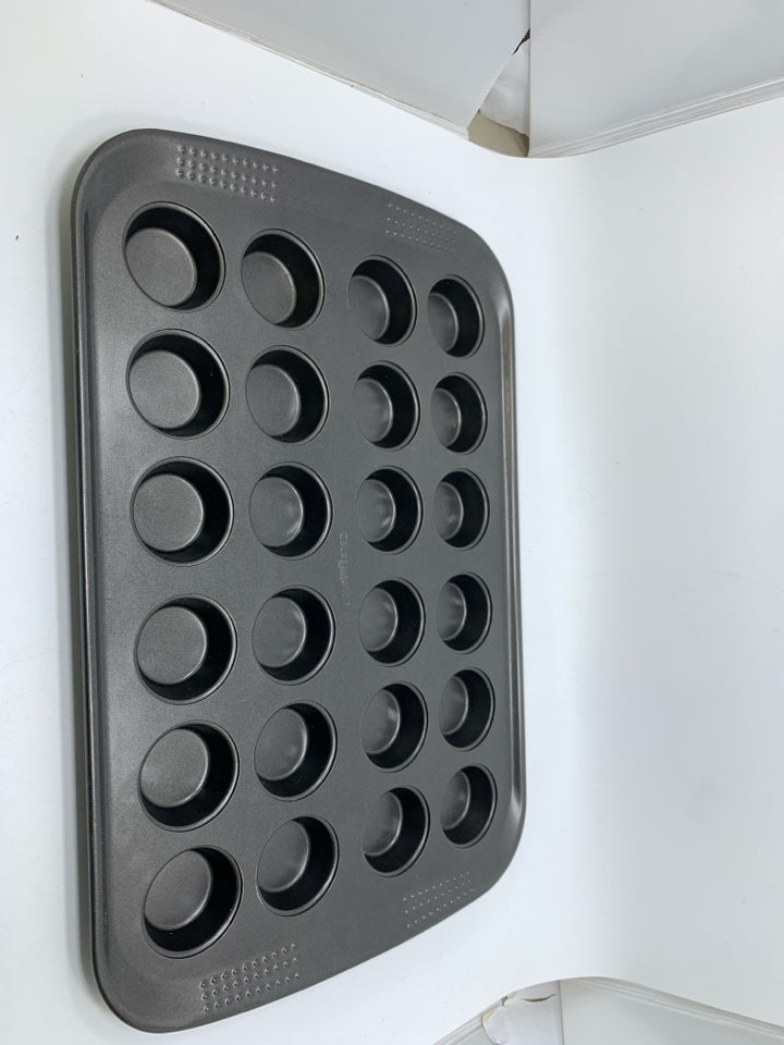 24 SLOT MINI MUFFIN PAN.