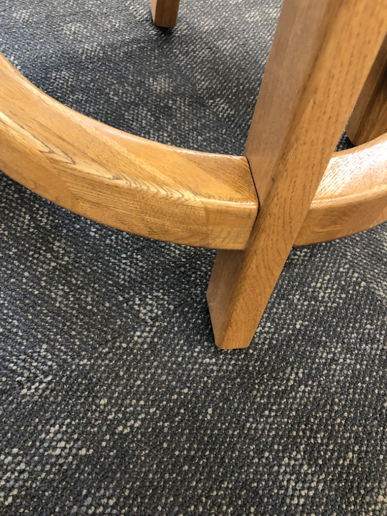 2 BLACK & WOOD SWIVEL BAR STOOL CHAIRS.