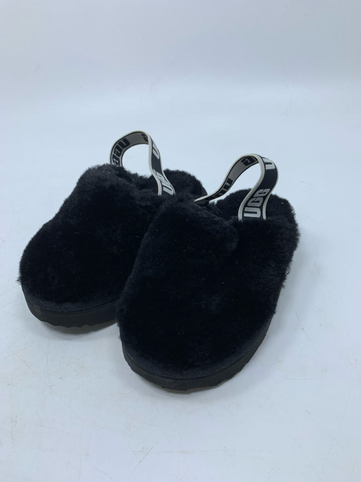 UGG Size 6 Slippers