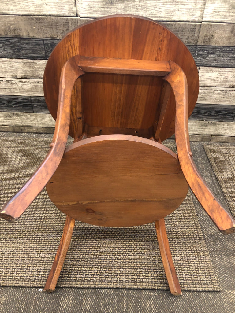 ROUND SIDE TABLE W/SHELF, DARK WOOD FINISH.
