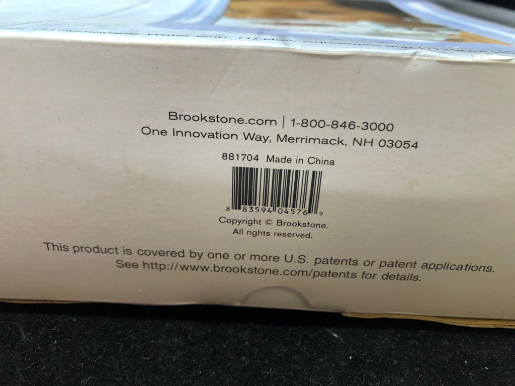 NIB FOGLESS SHOWER MIRROR.